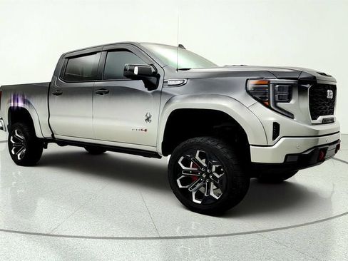 Used 2023 GMC Sierra 1500 AT4 w/ AT4 Premium Package AWD/4WD image 3