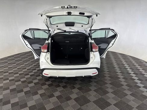 Used 2024 Nissan Kicks SR w/ SR Premium Package FWD image 15