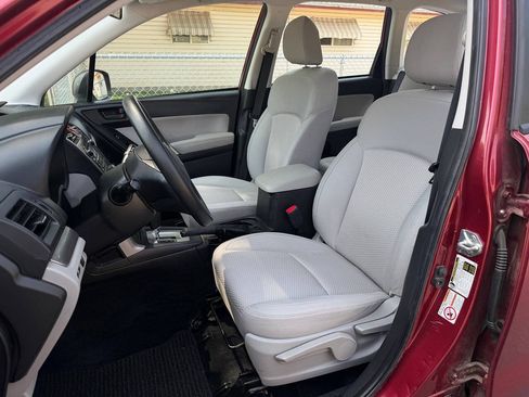 Used 2014 Subaru Forester 2.5i AWD/4WD image 18