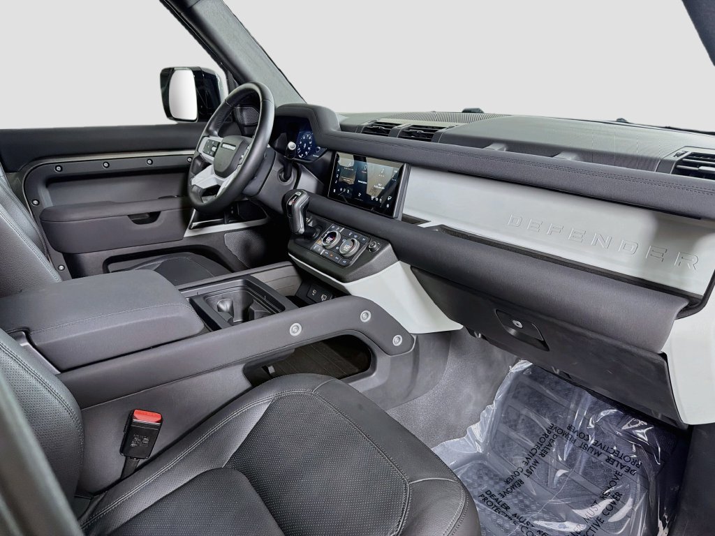 Certified 2023 Land Rover Defender 110 S AWD/4WD image 31