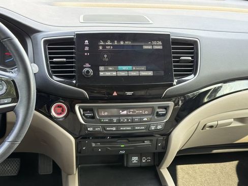 Used 2022 Honda Pilot Touring image 17
