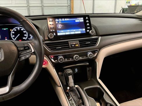 Used 2018 Honda Accord EX-L image 6