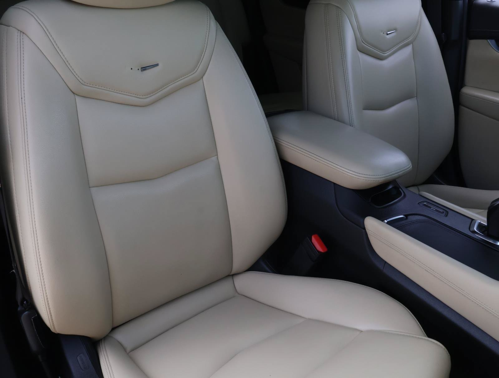 Used 2019 Cadillac XT5 FWD image 20