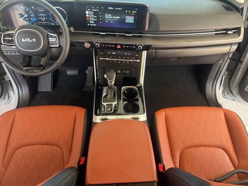 Certified 2024 Kia Carnival SX image 17
