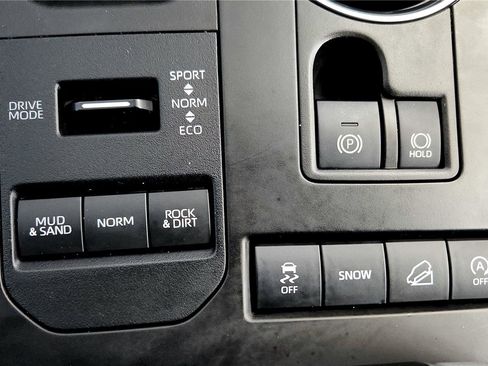 Certified 2020 Toyota Highlander XLE image 48