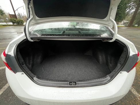 Used 2014 Toyota Corolla L image 18