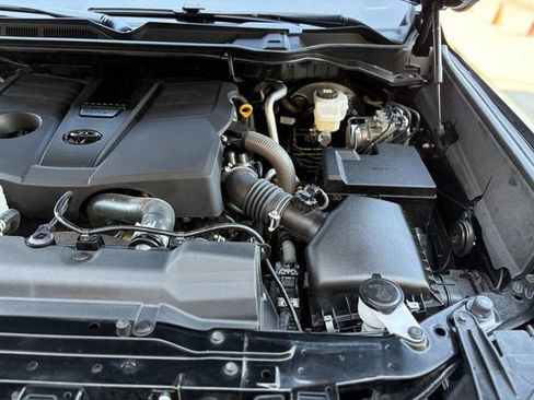 Used 2024 Toyota Tundra Limited image 35