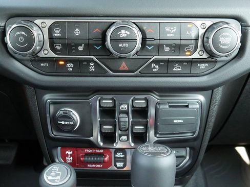 New 2025 Jeep Wrangler Unlimited Rubicon 392 image 25