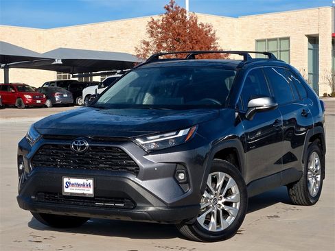 Used 2025 Toyota RAV4 XLE Premium image 2