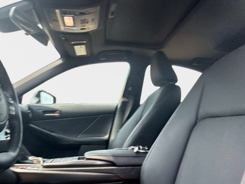 Used 2025 Lexus IS 350 F Sport RWD image 17