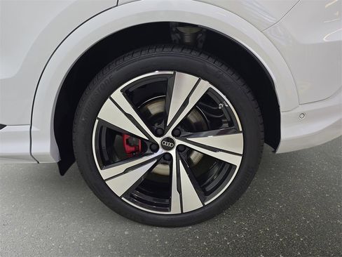 New 2025 Audi SQ5 Premium Plus image 34