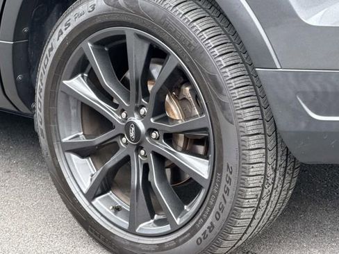 Used 2019 Ford Explorer XLT w/ Equipment Group 202A AWD/4WD image 9