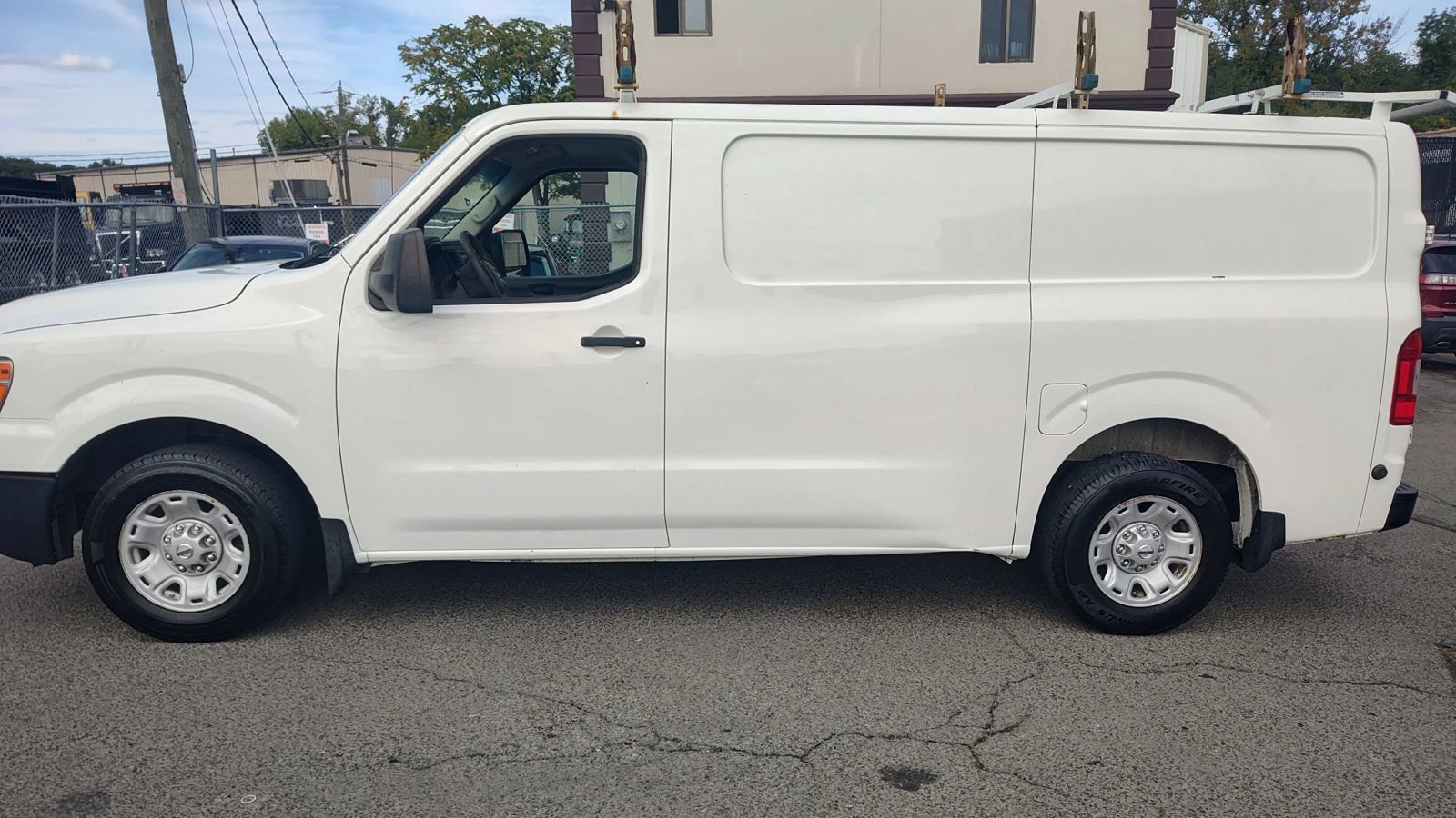 Used 2016 Nissan NV 2500 SV RWD image 2