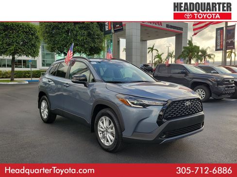 Used 2025 Toyota Corolla Cross LE FWD image 1