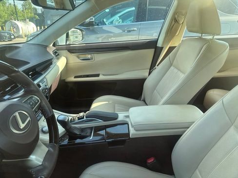 Used 2017 Lexus ES 350 w/ Luxury Package FWD image 24