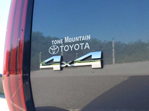 Used 2024 Toyota Tundra Limited w/ Power Package AWD/4WD image 7