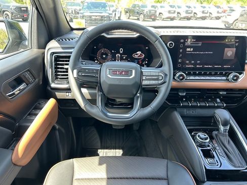 New 2026 GMC Canyon AT4 w/ AT4 Premium Package AWD/4WD image 13