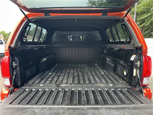 Used 2016 Toyota Tacoma TRD Off-Road AWD/4WD image 32