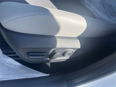 Used 2025 Toyota RAV4 XLE w/ Convenience Package image 13