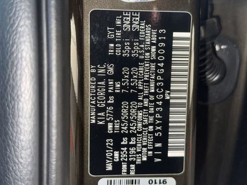 Used 2023 Kia Telluride EX w/ EX Captain's Chair Package image 36