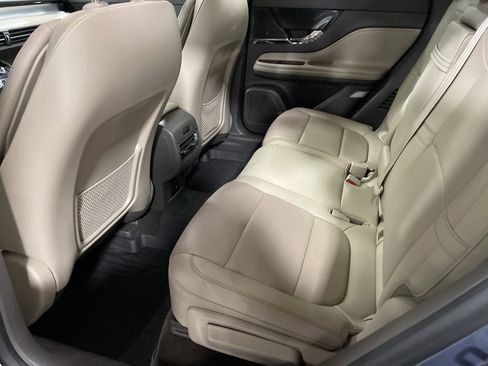 Used 2022 Lincoln Corsair AWD w/ Premium Package image 12