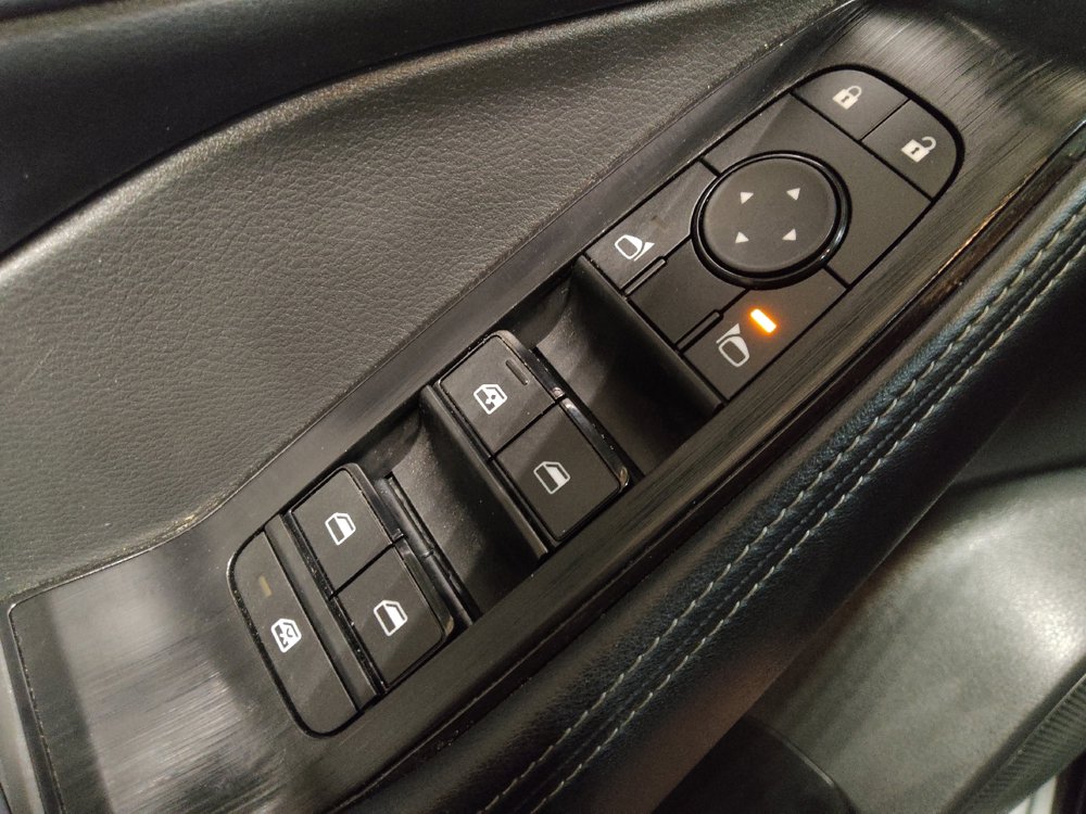 Used 2025 Nissan Rogue SV AWD/4WD image 27