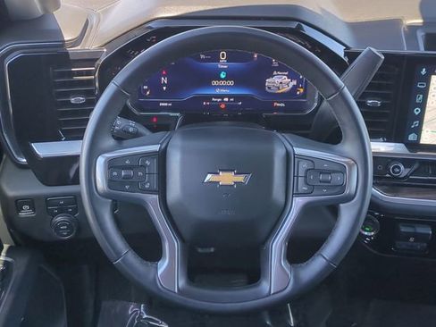 Used 2025 Chevrolet Silverado 2500 LT w/ Convenience Package AWD/4WD image 21