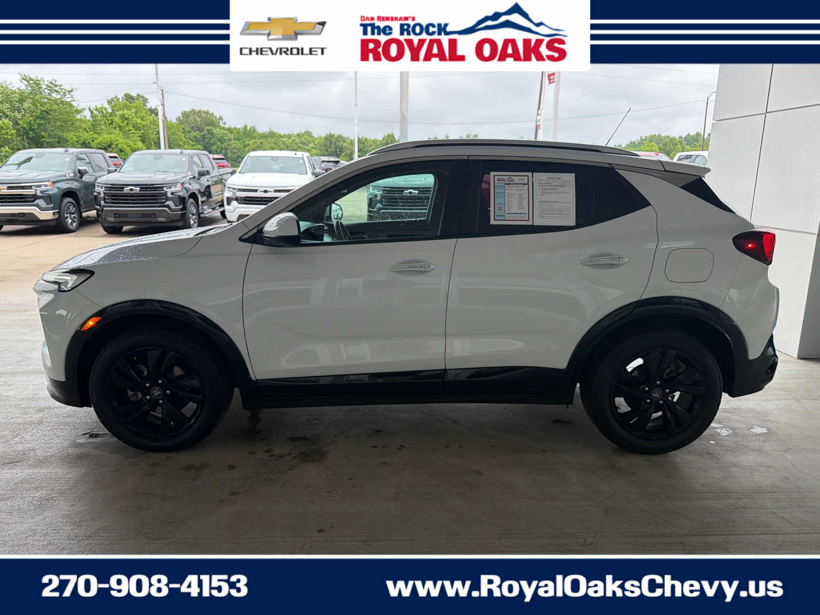 Used 2024 Buick Encore GX Sport Touring FWD image 2