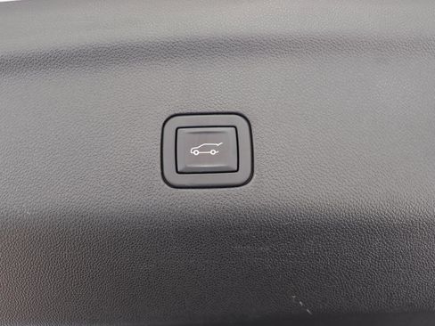 Used 2024 GMC Yukon Denali Ultimate AWD/4WD image 19