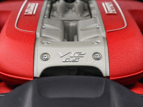 Used 2022 Ferrari 812 GTS image 32