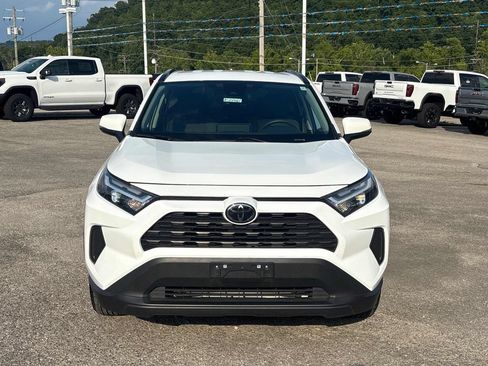 Used 2025 Toyota RAV4 XLE AWD/4WD image 8