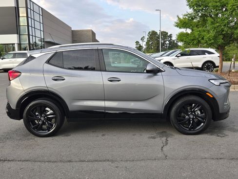 Used 2024 Buick Encore GX Sport Touring FWD image 8