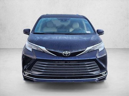 New 2026 Toyota Sienna Limited FWD image 6