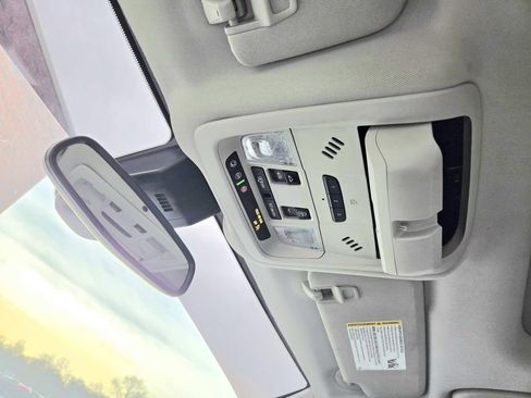 Used 2024 GMC Terrain Denali w/ Denali Premium Package image 33