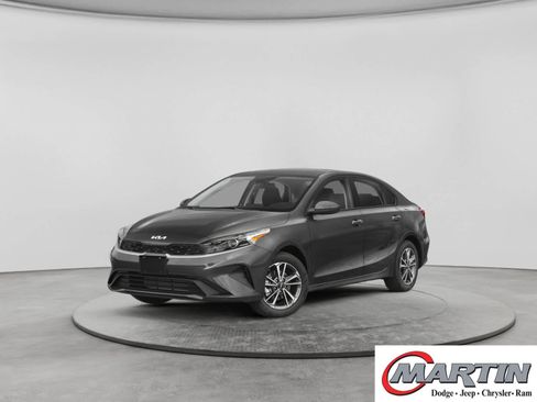 Used 2022 Kia Forte LXS FWD image 1