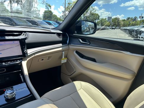 New 2026 Jeep Grand Cherokee L Limited w/ Luxury Tech Group II RWD image 42