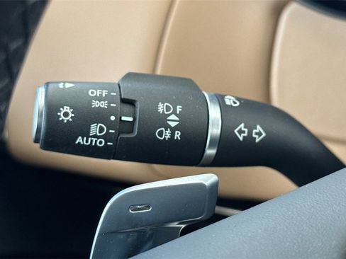 Used 2023 Land Rover Range Rover Sport SE image 33