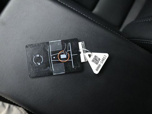 Used 2023 Tesla Model 3 Standard Range image 22