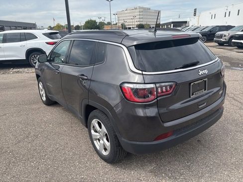 Used 2019 Jeep Compass Latitude w/ Cold Weather Group image 9