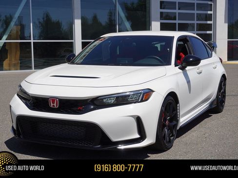 Used 2025 Honda Civic Type R image 1