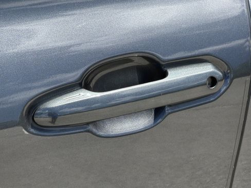 Certified 2024 Toyota Highlander XLE FWD image 40