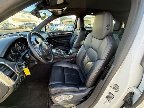 Used 2014 Porsche Cayenne w/ Basic Package image 20