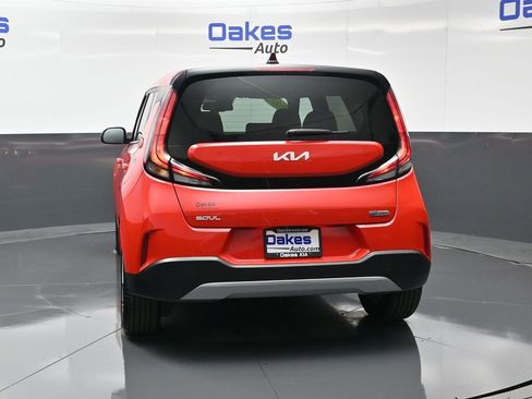 Certified 2023 Kia Soul EX image 7