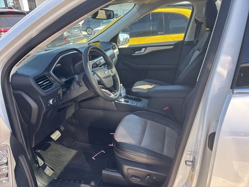 Used 2021 Ford Escape Titanium w/ Titanium Elite Package image 4