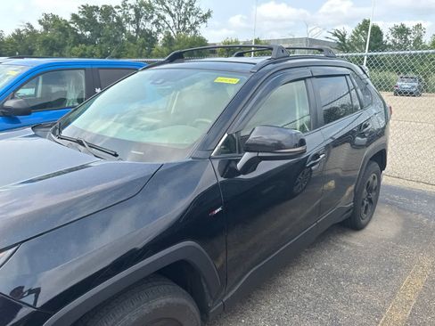Used 2020 Toyota RAV4 LE w/ All Weather Liner Package AWD/4WD image 15