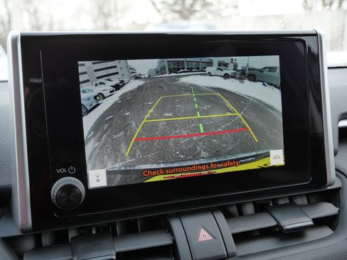 Certified 2025 Toyota RAV4 XLE image 32