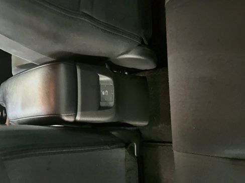 Used 2025 Nissan Versa SV FWD image 27