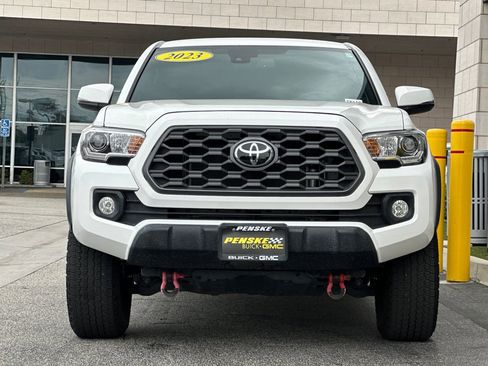 Used 2023 Toyota Tacoma TRD Off-Road image 9