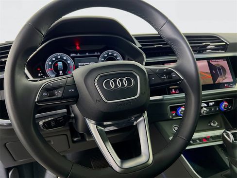 Used 2022 Audi Q3 2.0T Premium Plus image 12