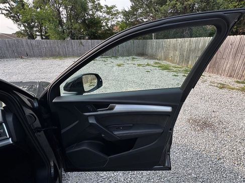 Used 2019 Audi SQ5 Premium Plus w/ Premium Plus Package image 40